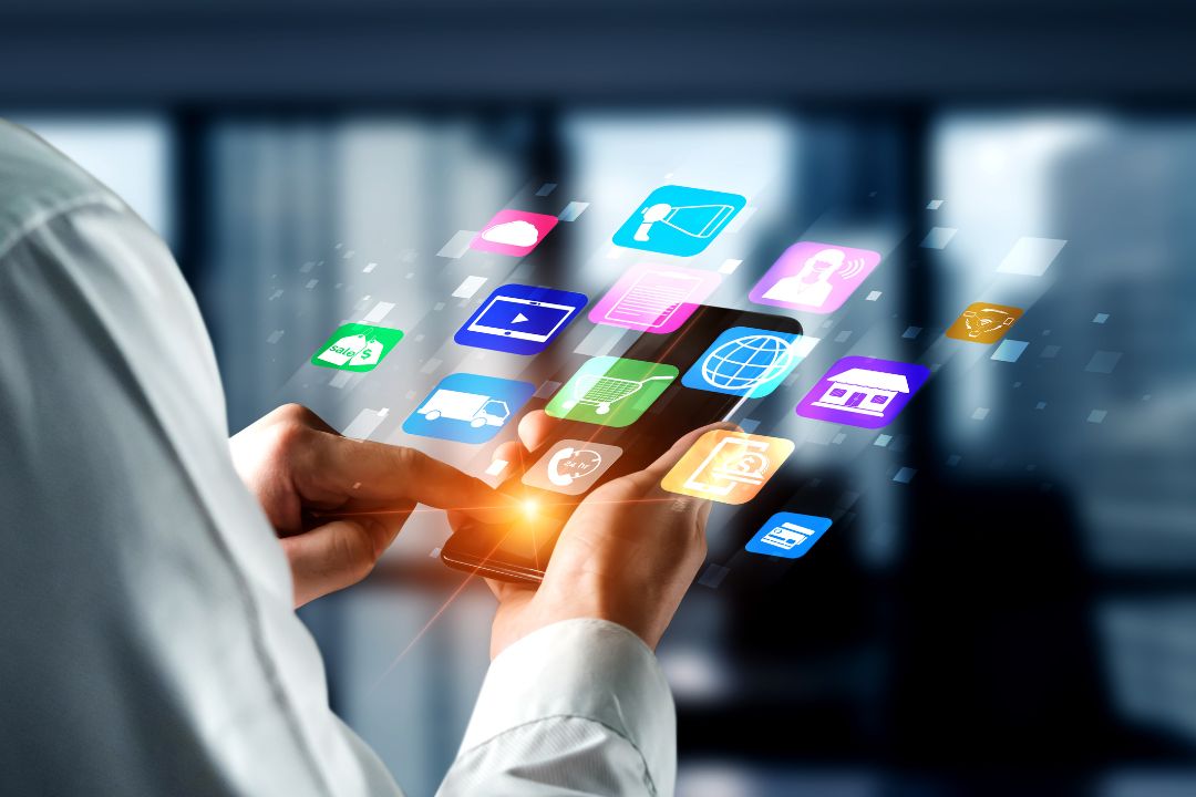 Omnichannel vs multichannel – główne różnice i korzyści dla contact center