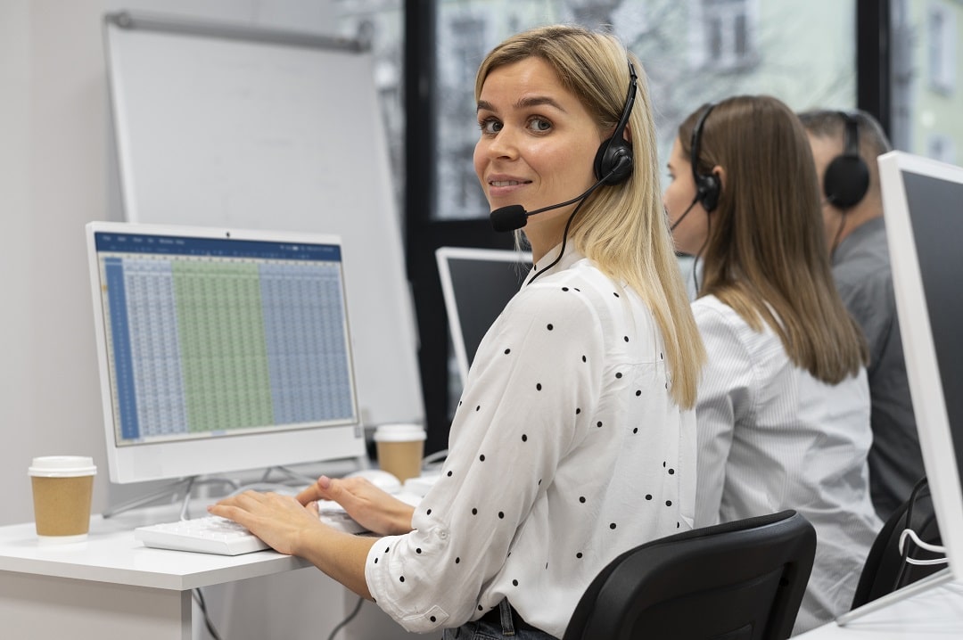 5 kluczowych korzyści dla małych firm wynikających z outsourcingu usług contact center